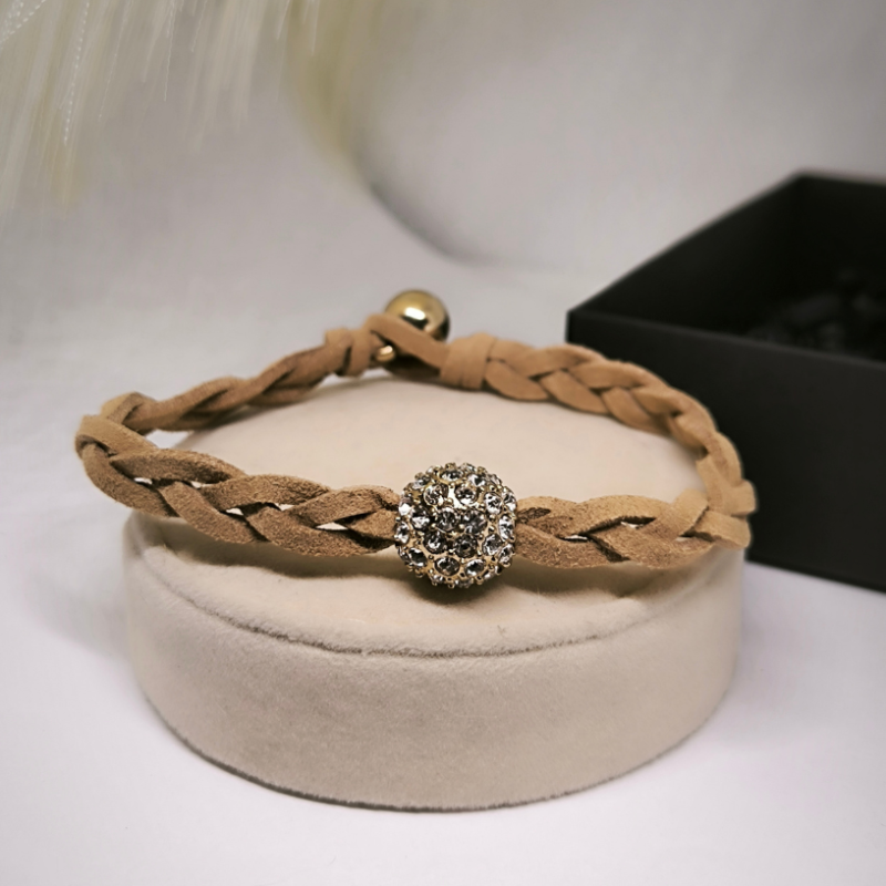 Apyrankė su shamballa karoliuku