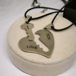 Papuošalų rinkinys porai "I love you"