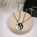 Kaklo papuošalų rinkinys porai ,,Yin Yang"