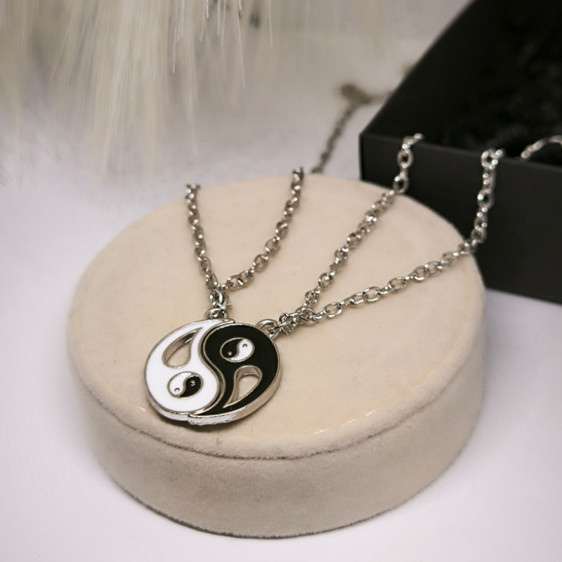Kaklo papuošalų rinkinys porai ,,Yin Yang"