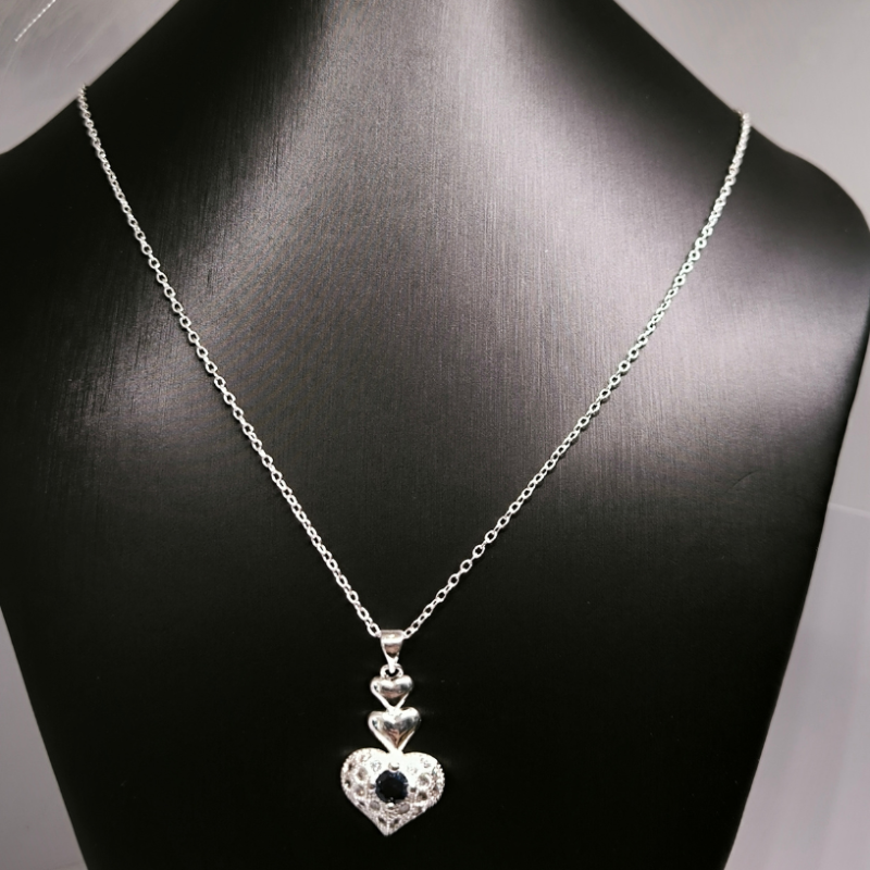 Kaklo papuošalas "Ledo širdis"