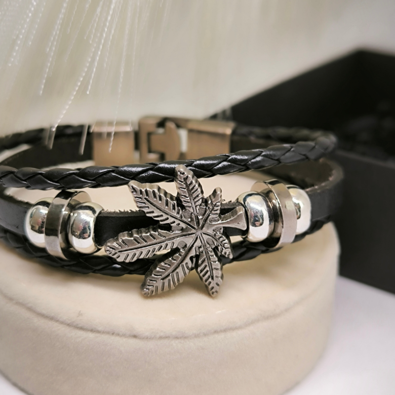 Odinė apyrankė "Ganja"