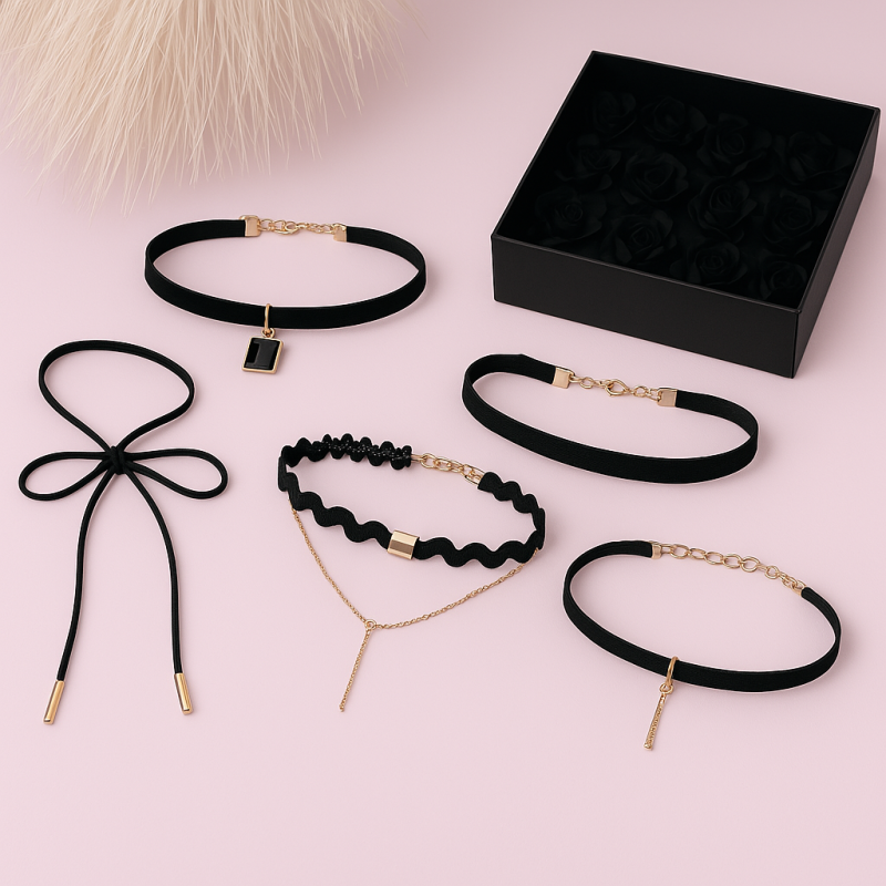 Gotikinio stiliaus kaklo papuošalas (choker)