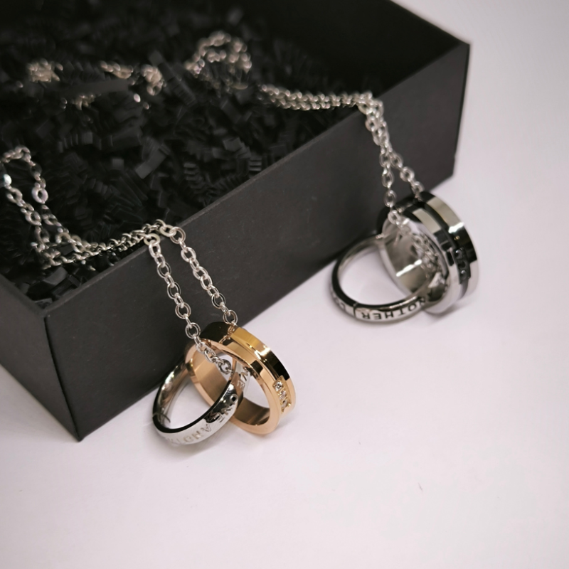 Kaklo papuošalų rinkinys porai "Romantika" Kaklo papuošalų rinkinys porai "Romantika"