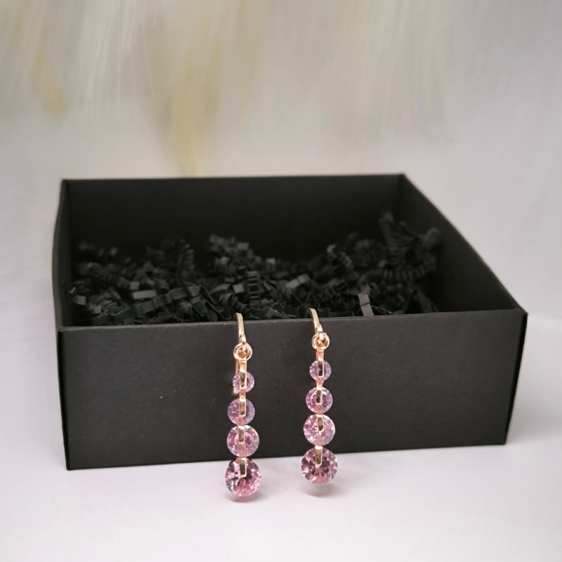 Ilgi auskarai ,,Kristalų žaismas"