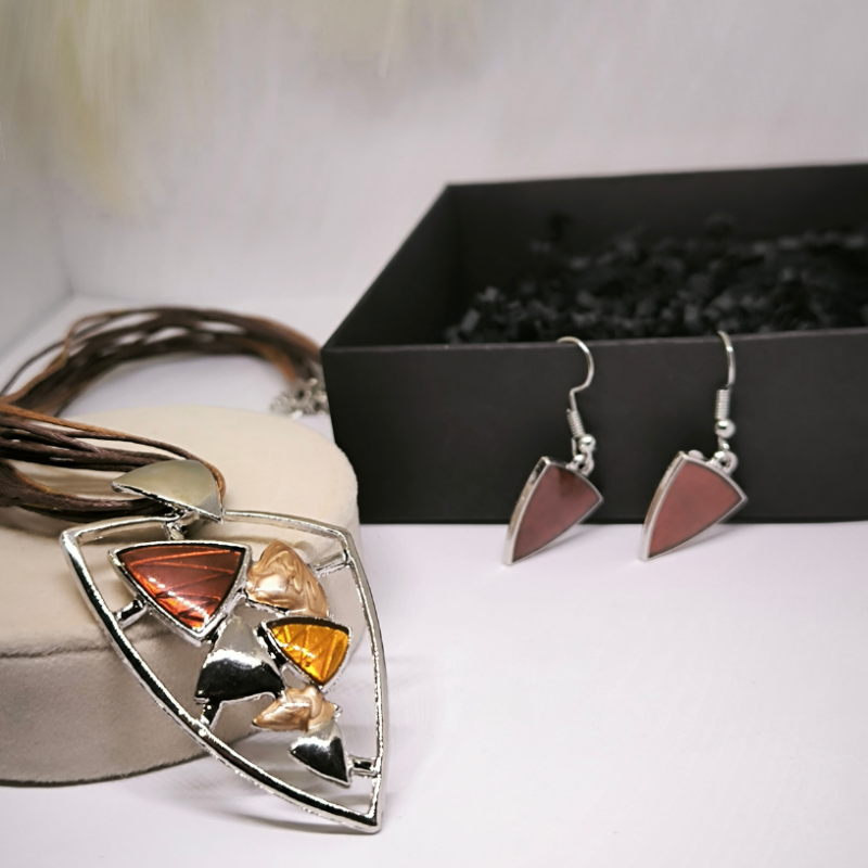 Papuošalų rinkinys ,,Geometrija"