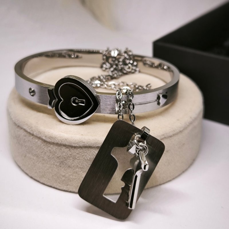 Papuošalų komplektas porai ,,Key from the heart" Papuošalų komplektas porai ,,Key from the heart"