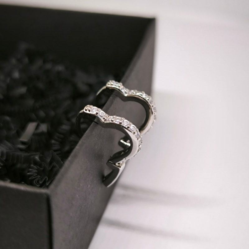 Romantiški širdies formos auskarai