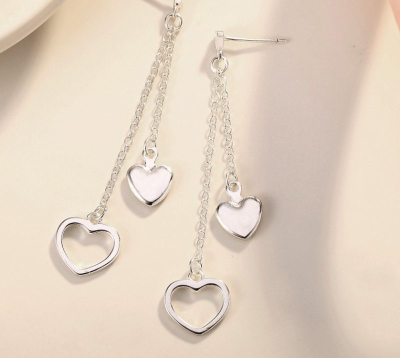 Dvigubi auskarai su širdelėmis