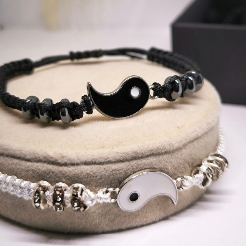 Apyrankių rinkinys porai ,,Yin&Yang" Apyrankių rinkinys porai ,,Yin&Yang"
