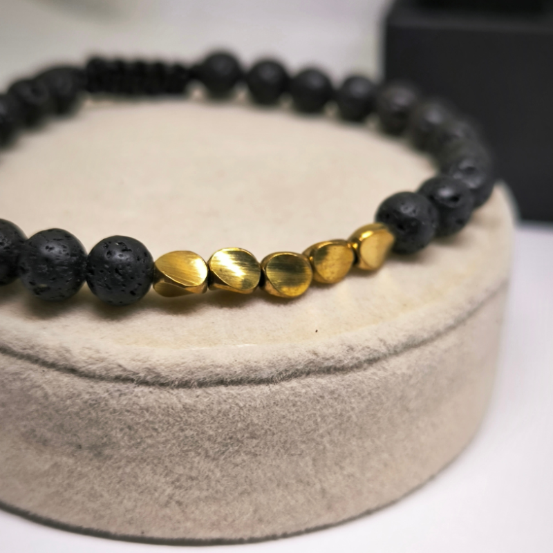 Rankų darbo lavos karoliukų apyrankių rinkinys