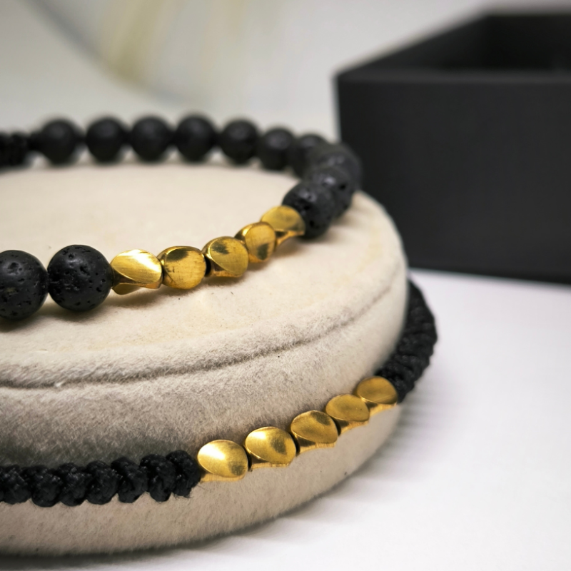 Rankų darbo lavos karoliukų apyrankių rinkinys