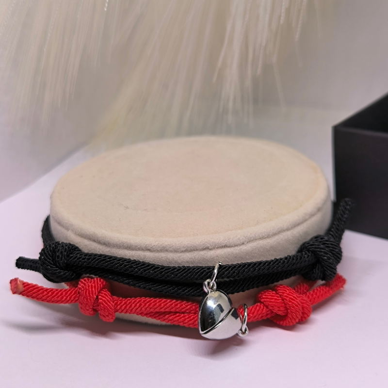 Magnetinės medžiaginės apyrankės poroms