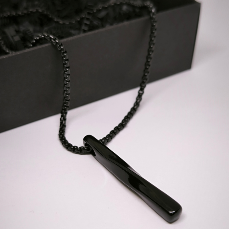 Minimalistinis kaklo papuošalas su pakabučiu