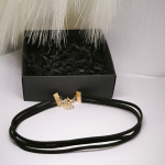 Čokeris (choker) iš trijų juostų