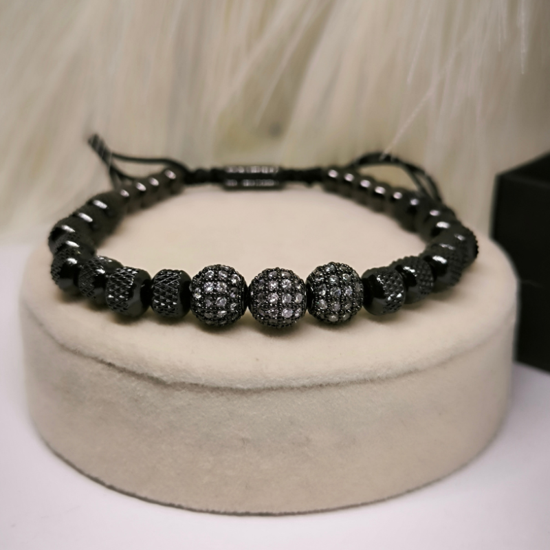 Prašmatnus juodos spalvos apyrankių rinkinys su cirkoniu vyrams