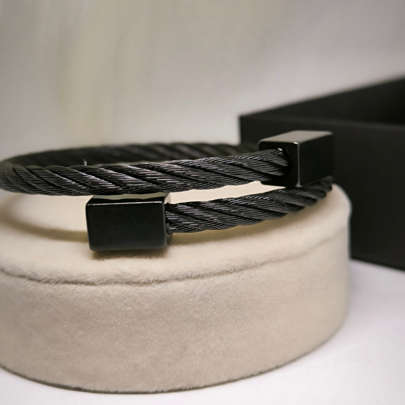 Sėkmę nešanti apyrankė vyrams Sėkmę nešanti apyrankė vyrams