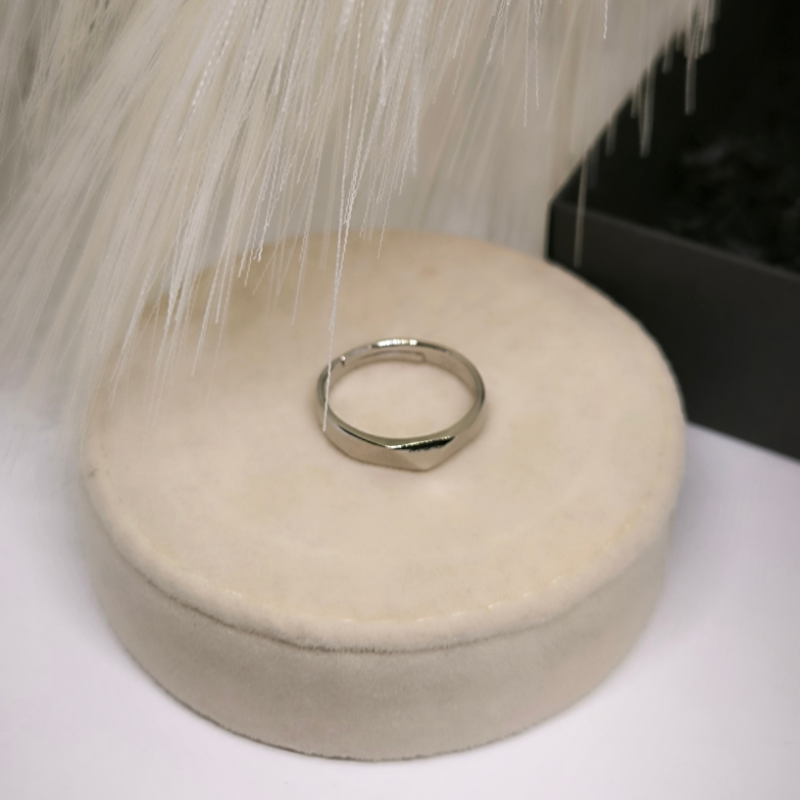 Kokybiškas žiedų rinkinys porai Kokybiškas žiedų rinkinys porai