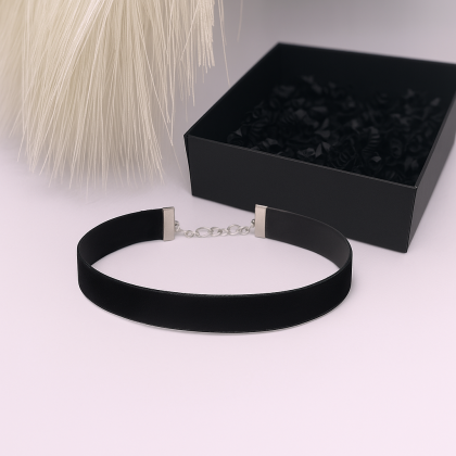 Juodas čokeris (choker)