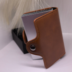 Kortelių dėklas „Brown Secure“