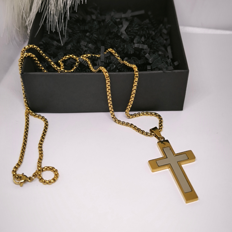 Elegantiškas vyriškas kryželis iš nerūdijančio plieno