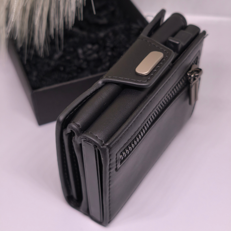 Kortelių dėklas „Black Pro“