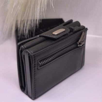 Kortelių dėklas „Black Pro“