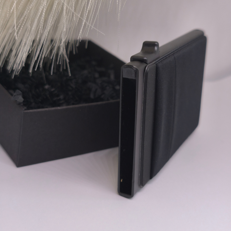 Kortelių dėklas ,,SlimGuard"
