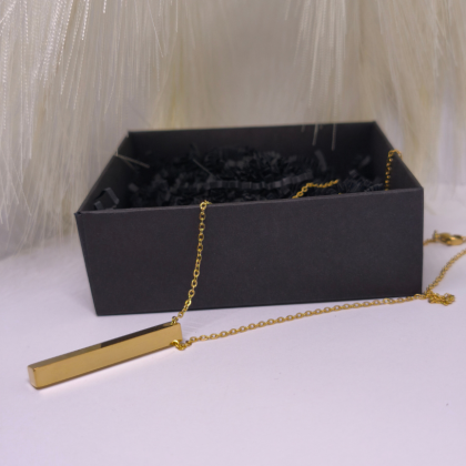 Graviruojamas kaklo papuošalas „Golden Bar“