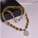 Rankų darbo kaklo papuošalas „Saulės spindesys“ Rankų darbo kaklo papuošalas „Saulės spindesys“