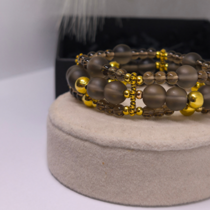 Rankų darbo apyrankė „Dūminis spindesys“