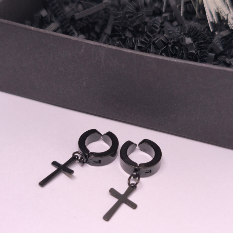 Klipsai „Juodoji klasika“