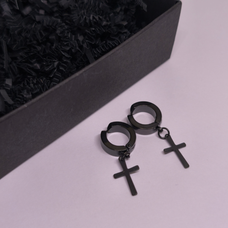 Klipsai „Juodoji klasika“