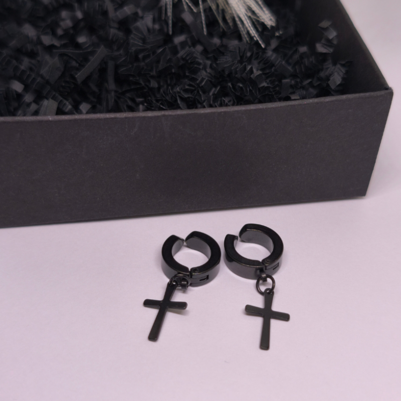 Klipsai „Juodoji klasika“