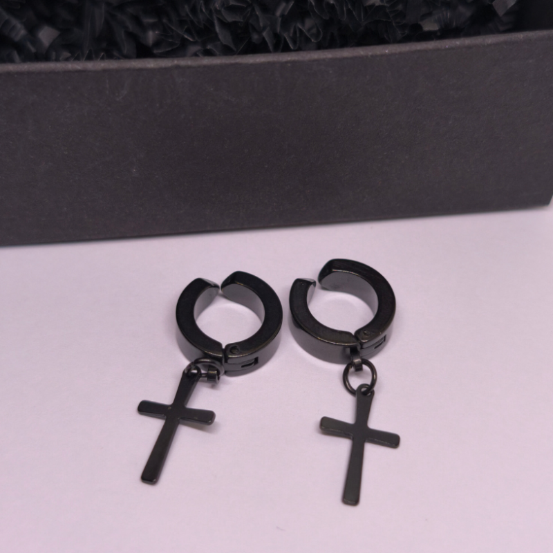 Klipsai „Juodoji klasika“