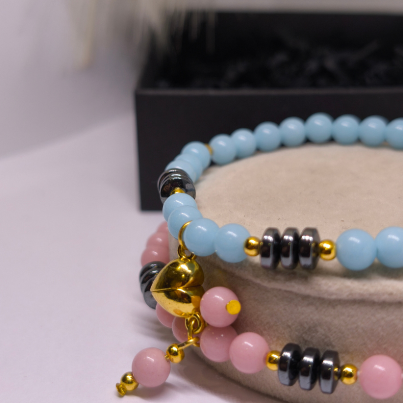 Rankų darbo apyrankės poroms „Meilės šviesa“