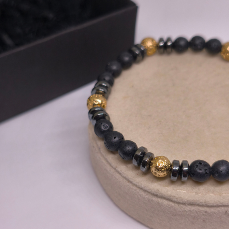 Rankų darbo apyrankė „Auksinis vulkanas“