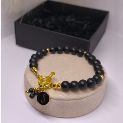 Personalizuota rankų darbo apyrankė „Juodoji prabanga“