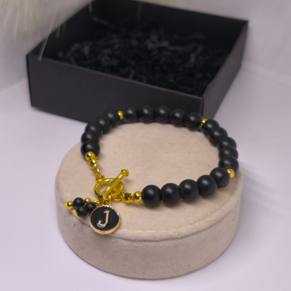 Personalizuota rankų darbo apyrankė „Juodoji prabanga“