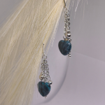 Rankų darbo auskarai „Meilės gelmė“ Rankų darbo auskarai „Meilės gelmė“