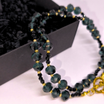 Rankų darbo kaklo papuošalas „Karališkieji kristalai“