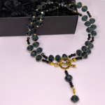 Rankų darbo kaklo papuošalas „Karališkieji kristalai“