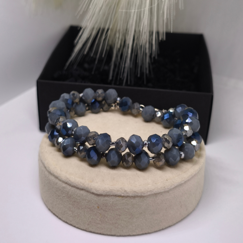 Rankų darbo papuošalų rinkinys ,,Nakties spindesys"