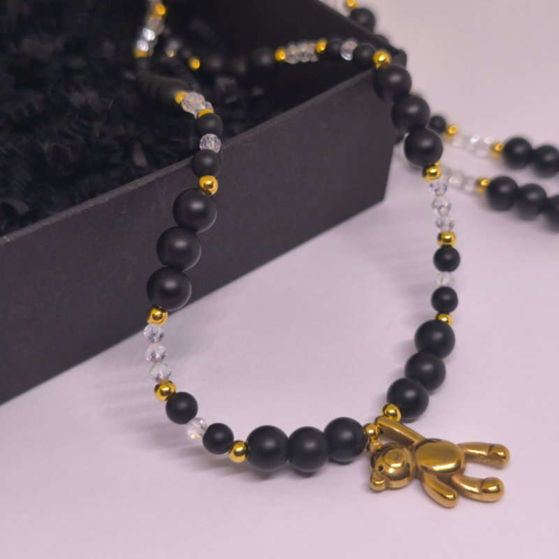 Rankų darbo kaklo papuošalas „Auksinis meškutis“