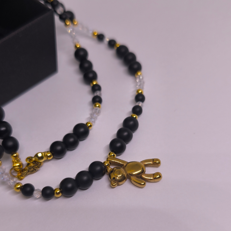 Rankų darbo kaklo papuošalas „Auksinis meškutis“