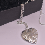 Medalionas „Sidabrinė širdis“