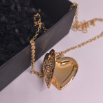 Medalionas „Auksinė širdis“