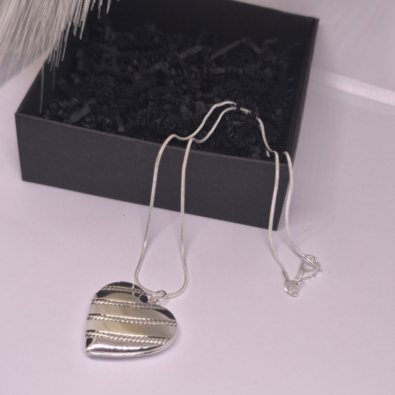 Medalionas „Jausmų ritmas“