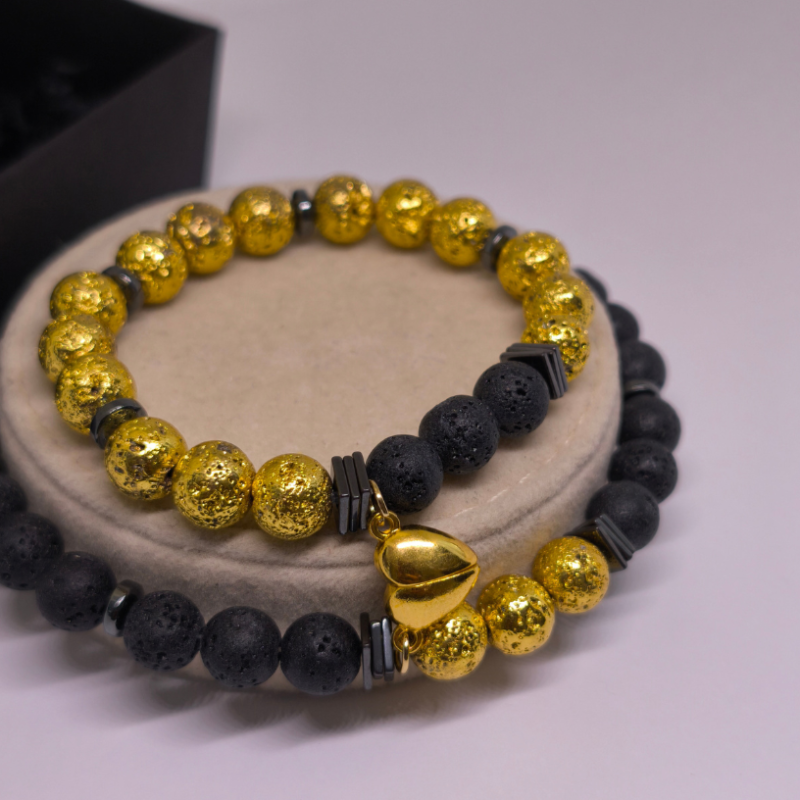 Rankų darbo apyrankių rinkinys porai „Lavos pažadas“