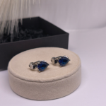 Auskarai – klipsai „Safyro lašas“